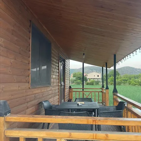 Lodge Evergreen Escape In *